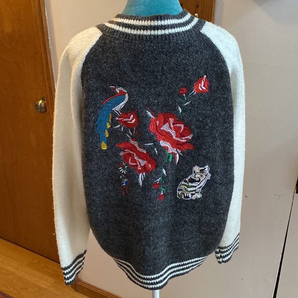 Cliche Jackets & Blazers - Beautiful warm jacket✨size L, Suitable for all styles ✨70% Acrylic and 30%Wool✨